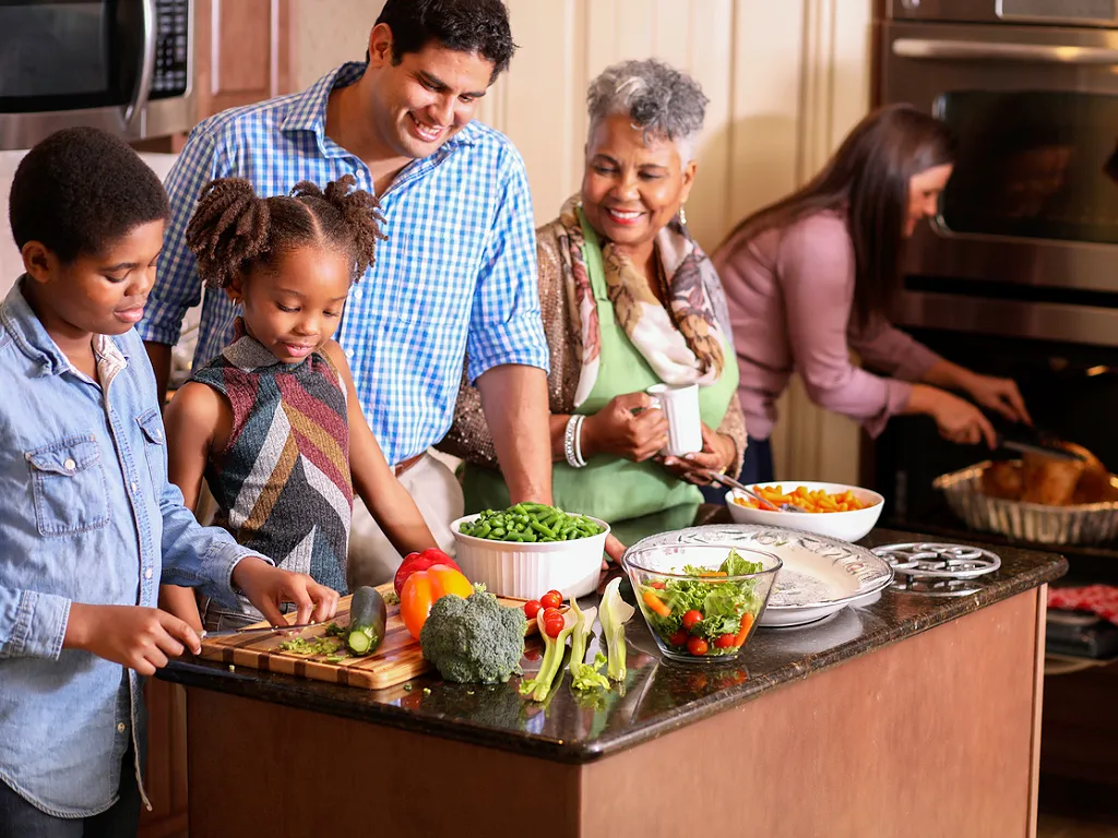 Tips for Handling Holiday Meals: Enjoying Food While Staying on Track